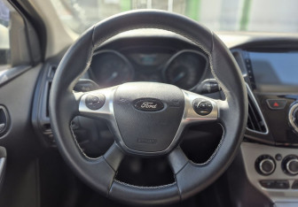 Подержанный автомобиль Ford Focus Hatchback 2011 года (12 фото)
