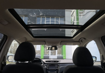 Подержанный автомобиль Nissan X-Trail 2015 года (15 фото)