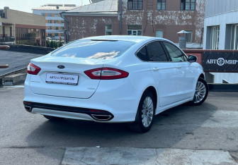 Подержанный автомобиль Ford Mondeo Sedan 2016 года (5 фото)