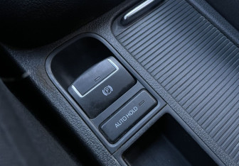 Подержанный автомобиль Volkswagen Tiguan 2011 года (16 фото)