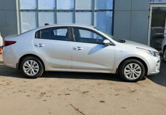 Подержанный автомобиль Kia Rio Sedan 2017 года (4 фото)