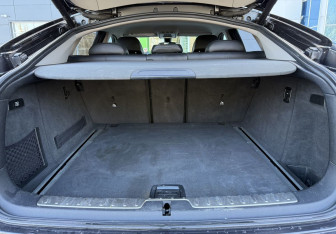 Подержанный автомобиль BMW X6 2016 года (18 фото)