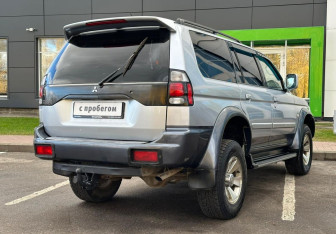 Подержанный автомобиль Mitsubishi Pajero Sport 2006 года (5 фото)