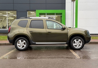 Подержанный автомобиль Renault Duster 2017 года (8 фото)
