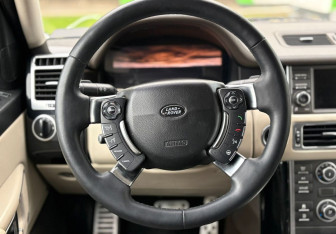 Подержанный автомобиль Land Rover Range Rover 2010 года (11 фото)