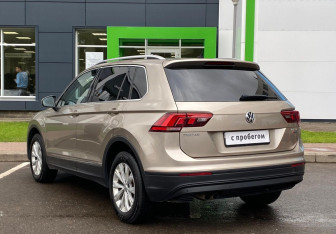 Подержанный автомобиль Volkswagen Tiguan 2017 года (7 фото)