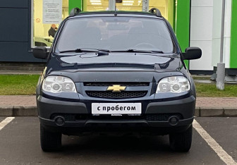 Подержанный автомобиль Chevrolet Niva 2010 года (2 фото)