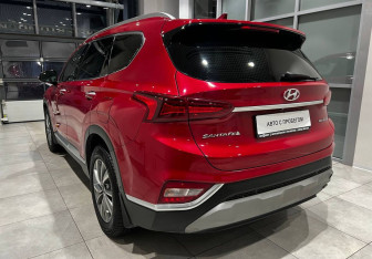 Подержанный автомобиль Hyundai Santa Fe 2018 года (7 фото)