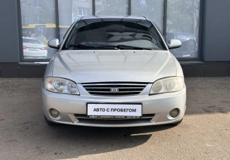 Подержанный автомобиль Kia Spectra Sedan 2008 года (3 фото)