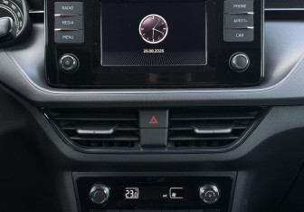 Подержанный автомобиль Skoda Rapid Liftback 2020 года (13 фото)