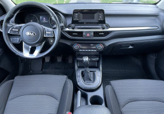 Подержанный автомобиль Kia Cerato Sedan 2018 года (9 фото)