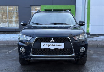 Подержанный автомобиль Mitsubishi Outlander 2010 года (2 фото)