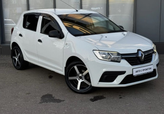 Подержанный автомобиль Renault Sandero 2020 года (3 фото)