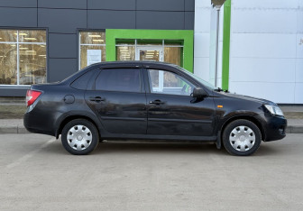 Подержанный автомобиль LADA (ВАЗ) Granta Sedan 2012 года (4 фото)