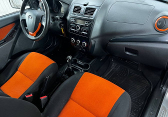 Подержанный автомобиль LADA (ВАЗ) Kalina Wagon 2015 года (13 фото)