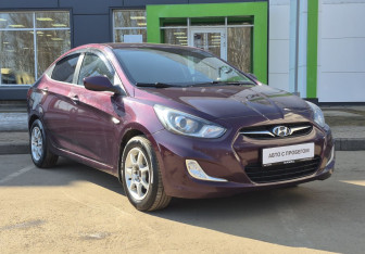 Подержанный автомобиль Hyundai Solaris Sedan 2011 года (3 фото)