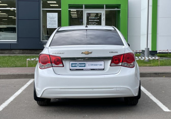 Подержанный автомобиль Chevrolet Cruze Sedan 2012 года (6 фото)