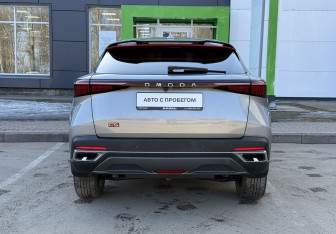 Подержанный автомобиль Omoda C5 2023 года (6 фото)