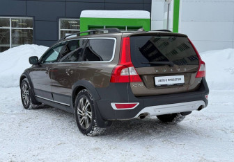 Подержанный автомобиль Volvo XC70 2011 года (7 фото)