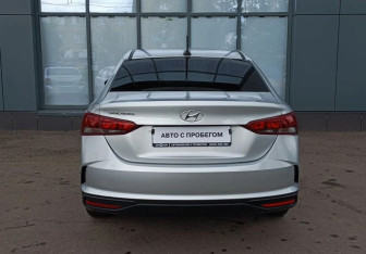 Подержанный автомобиль Hyundai Solaris Sedan 2021 года (7 фото)