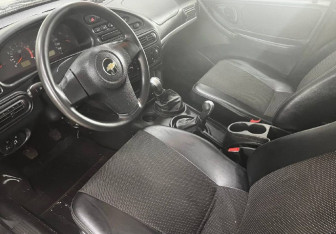 Подержанный автомобиль Chevrolet Niva 2012 года (11 фото)