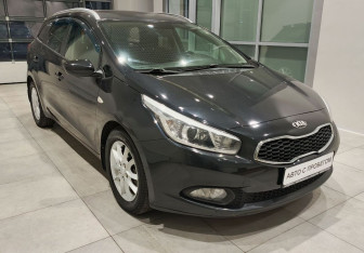 Подержанный автомобиль Kia Ceed Wagon 2015 года (3 фото)