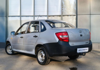 Подержанный автомобиль LADA (ВАЗ) Granta Sedan 2013 года (4 фото)