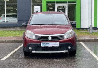 Подержанный автомобиль Renault Sandero 2012 года (2 фото)