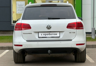 Подержанный автомобиль Volkswagen Touareg 2013 года (6 фото)