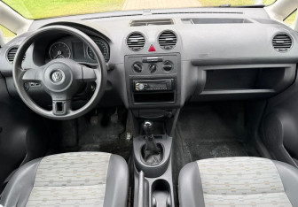Подержанный автомобиль Volkswagen Caddy Compactvan 2011 года (9 фото)