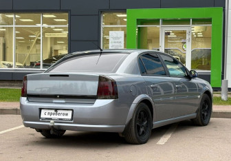 Подержанный автомобиль Opel Vectra Sedan 2008 года (5 фото)