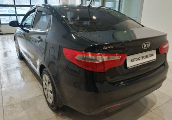 Подержанный автомобиль Kia Rio Sedan 2013 года (7 фото)