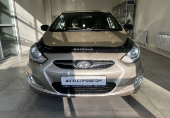 Подержанный автомобиль Hyundai Solaris Sedan 2011 года (2 фото)