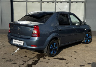 Подержанный автомобиль Renault Logan Sedan 2010 года (5 фото)