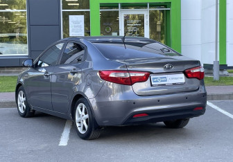 Подержанный автомобиль Kia Rio Sedan 2012 года (7 фото)