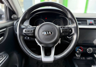 Подержанный автомобиль Kia Rio Sedan 2020 года (12 фото)