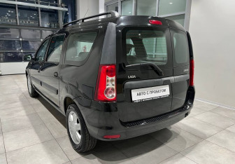 Подержанный автомобиль LADA (ВАЗ) Largus Wagon 2015 года (5 фото)