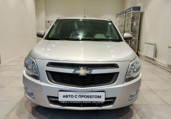 Подержанный автомобиль Chevrolet Cobalt Sedan 2013 года (2 фото)