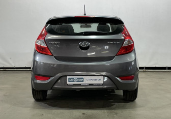 Подержанный автомобиль Hyundai Solaris Hatchback 2013 года (6 фото)