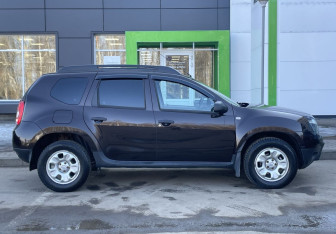 Подержанный автомобиль Renault Duster 2014 года (4 фото)
