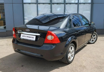 Подержанный автомобиль Ford Focus Sedan 2008 года (5 фото)