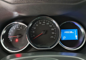 Подержанный автомобиль Nissan Terrano 2016 года (9 фото)