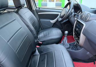 Подержанный автомобиль Renault Duster 2014 года (10 фото)