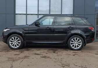 Подержанный автомобиль Land Rover Range Rover Sport 2017 года (7 фото)