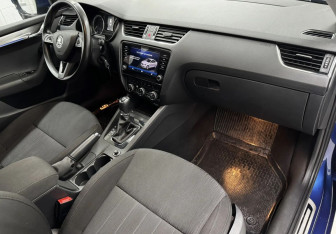 Подержанный автомобиль Skoda Octavia Liftback 2018 года (12 фото)