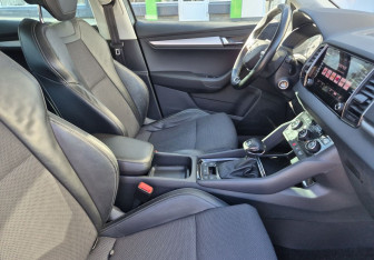 Подержанный автомобиль Skoda Karoq 2020 года (10 фото)