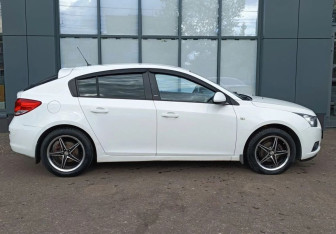 Подержанный автомобиль Chevrolet Cruze Hatchback 2012 года (4 фото)