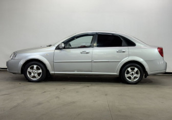 Подержанный автомобиль Chevrolet Lacetti Sedan 2008 года (8 фото)