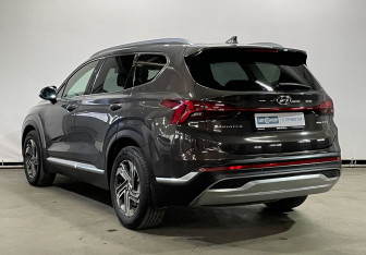 Подержанный автомобиль Hyundai Santa Fe 2021 года (7 фото)