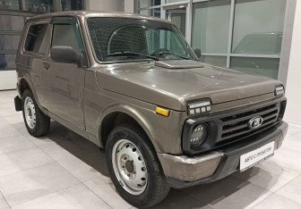 Подержанный автомобиль LADA (ВАЗ) 2121 (4x4) 2017 года (3 фото)